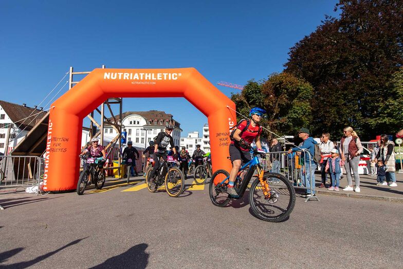 Auch E-Mountainbiker gehen an den Start.