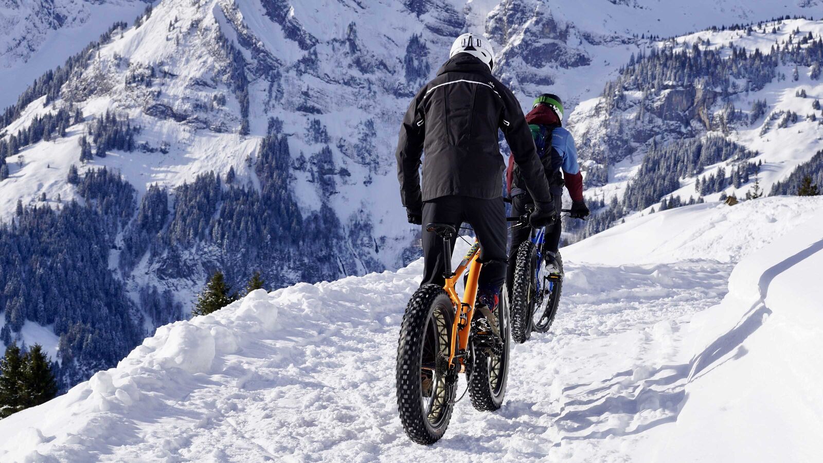 Biken im Winter ist gesund: Es stärkt das Immunsystem, bringt den Kreislauf in Schwung, hält fit und sorgt für gute Laune.