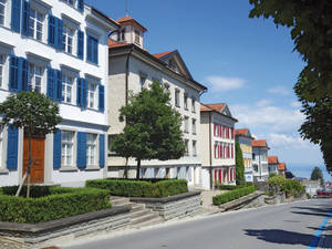 Häuser im Biedermeierstil säumen die Hauptstrasse von Heiden.