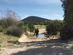 Nicht alle Wegstrecken sind per E-Bike einfach zu passieren ...