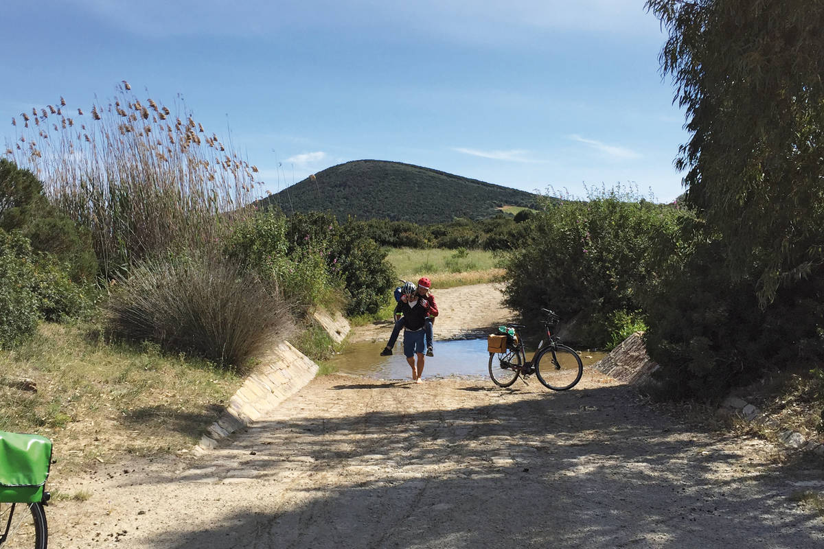 Nicht alle Wegstrecken sind per E-Bike einfach zu passieren ...