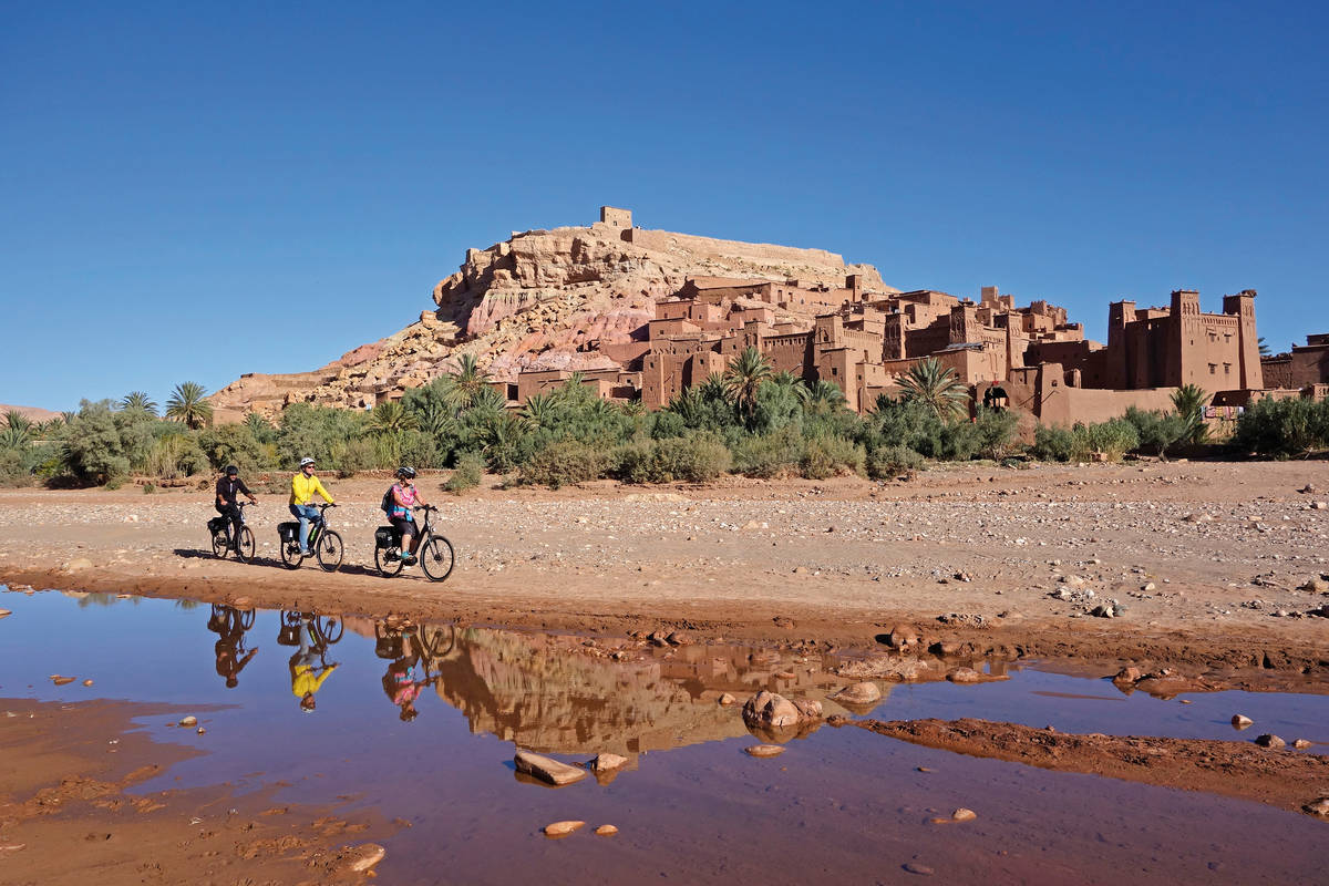 Verschiedene Varianten mit der alten Stadt Ait Benhaddou im Hintergrund, die bereits bei zahlreichen namhaften Hollywood-Filmen als Kulisse diente.