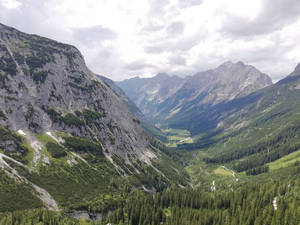 Blick vom Karwendelhaus in Richtung Scharnitz.