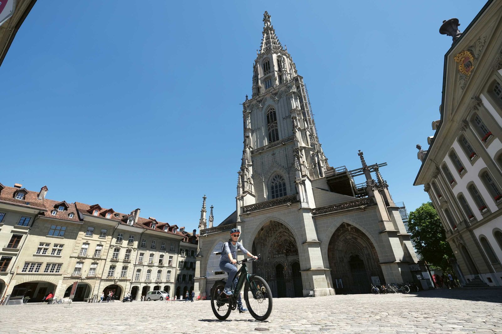 Mit dem E-Bike kommt man im Handumdrehen zu allen ­Sehenswürdigkeiten und muss auch keinen Parkplatz suchen.