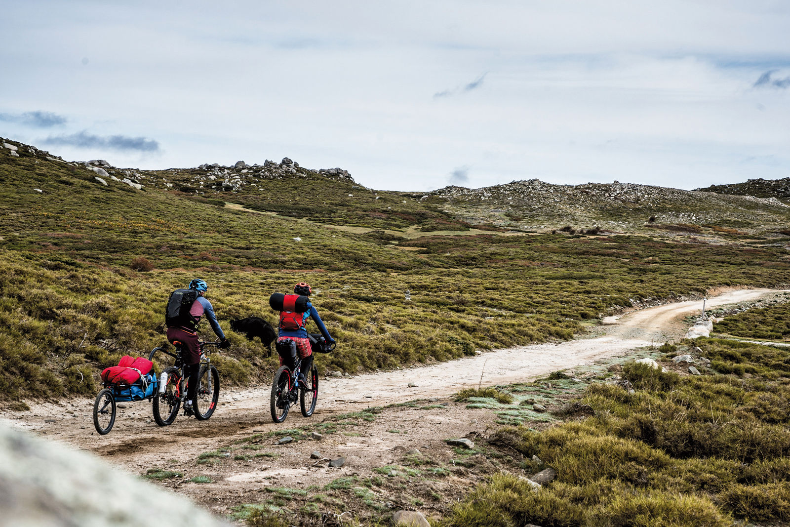 Gleichmässig auf dem MTB verteilt, fällt das Gepäck gar nicht so ins Gewicht.